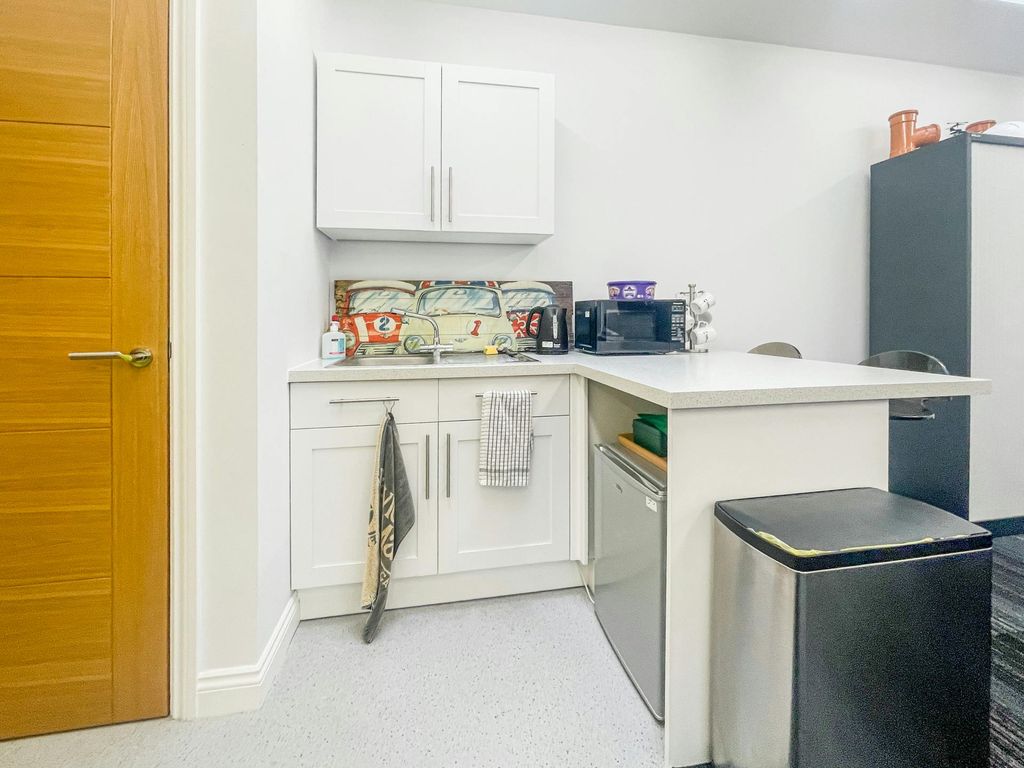 Property photo 3 of 6 5.Jpg