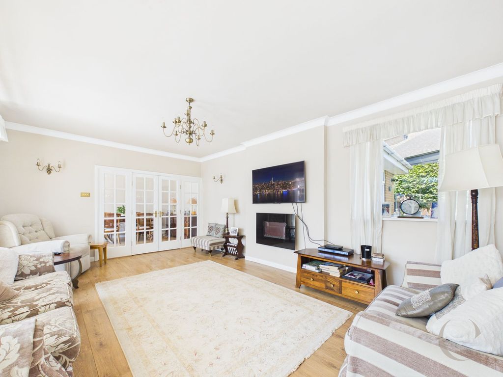 Property photo 3 of 39