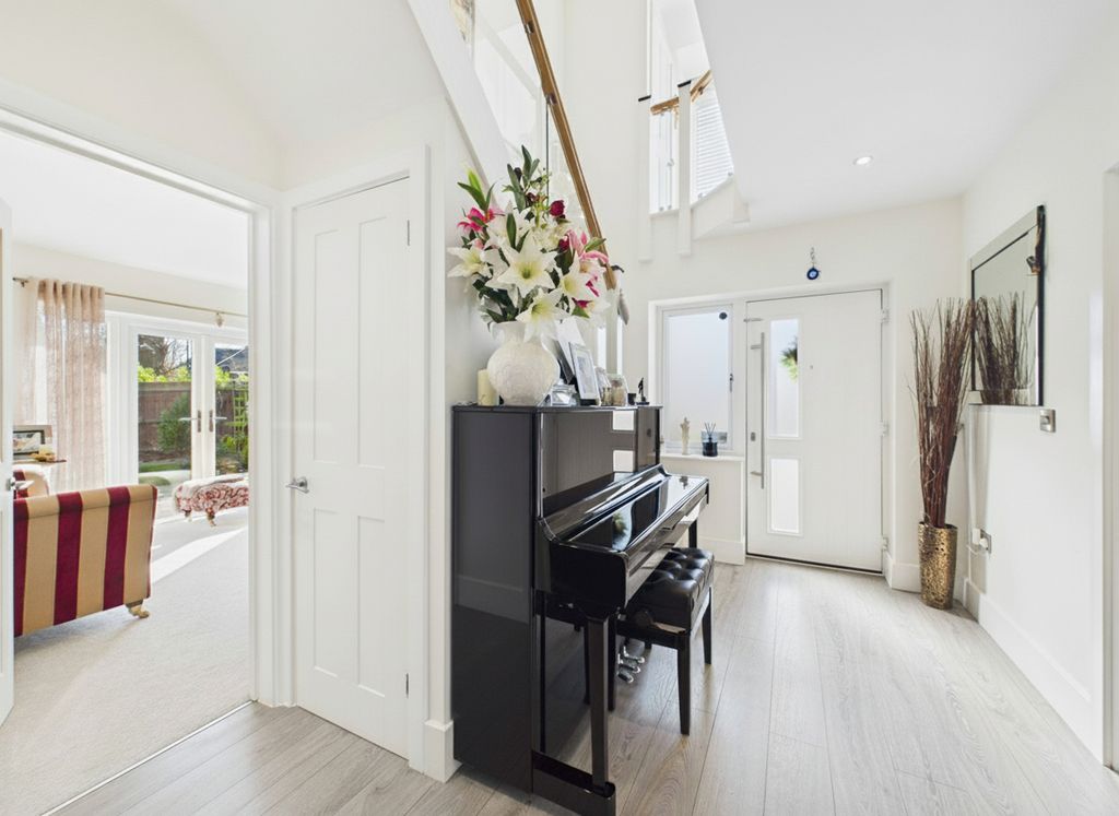 Property photo 2 of 41 Cam01698G0Pr0160Still006001