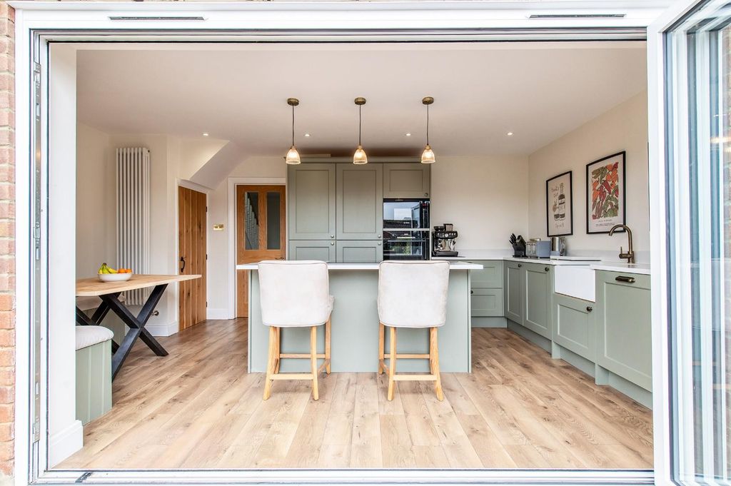 Property photo 2 of 23 Kitchen / Diner