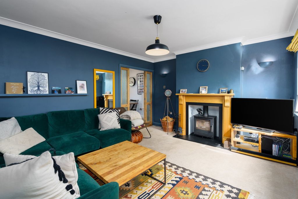 Property photo 2 of 23