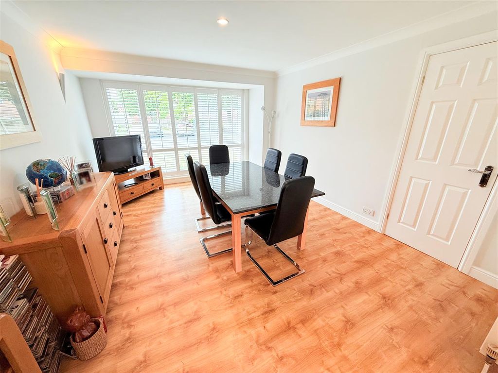 Property photo 3 of 16 Dining Room