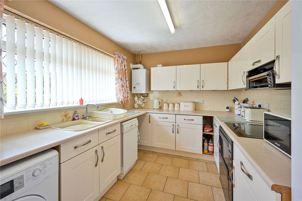 Property photo 2 of 19 Picture No. 30