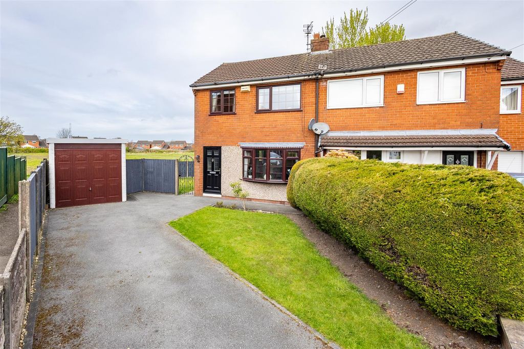 Property photo 1 of 21 Front External