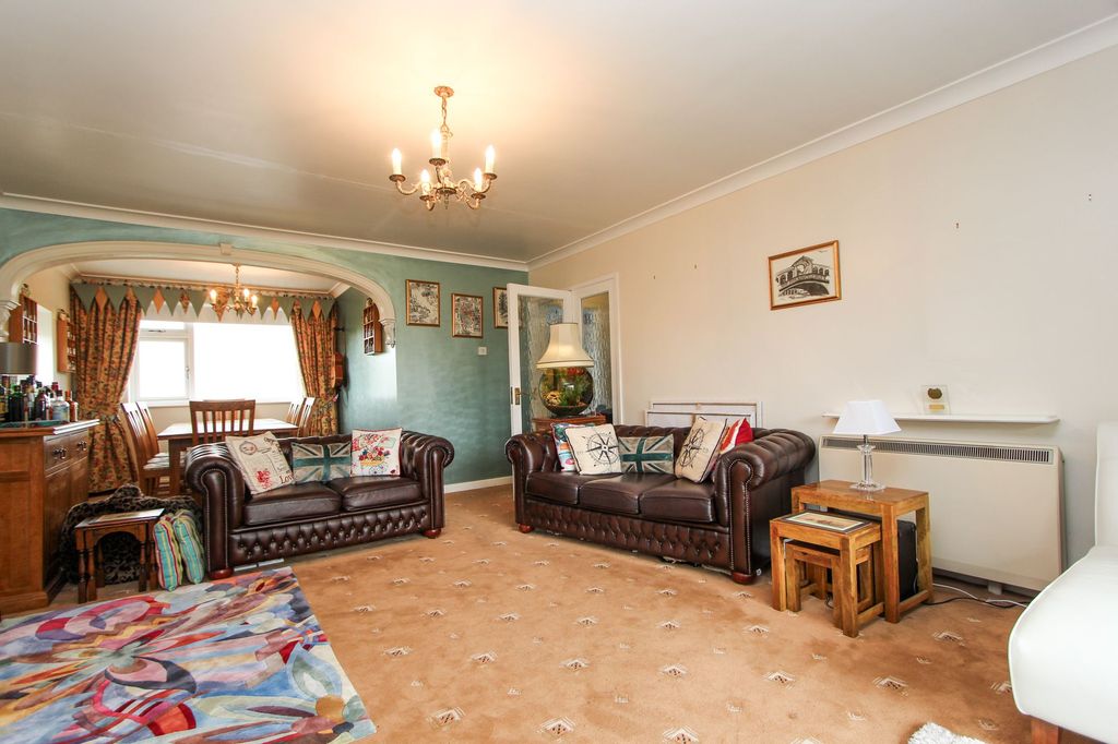 Property photo 3 of 23
