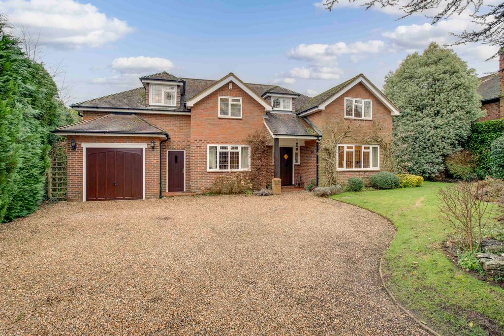 Property photo 1 of 19 Cherry Trees Claypits Lane, Wd3 6Eh (Low Res)-21