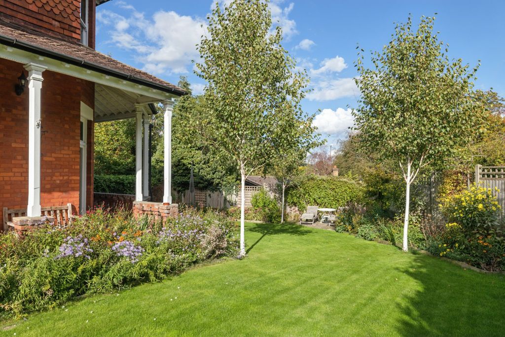 Property photo 3 of 28 Garden