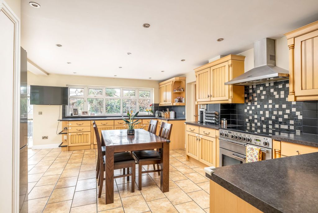 Property photo 3 of 22