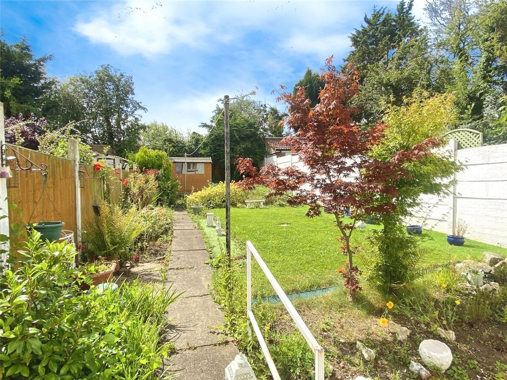 Property photo 2 of 9 Garden