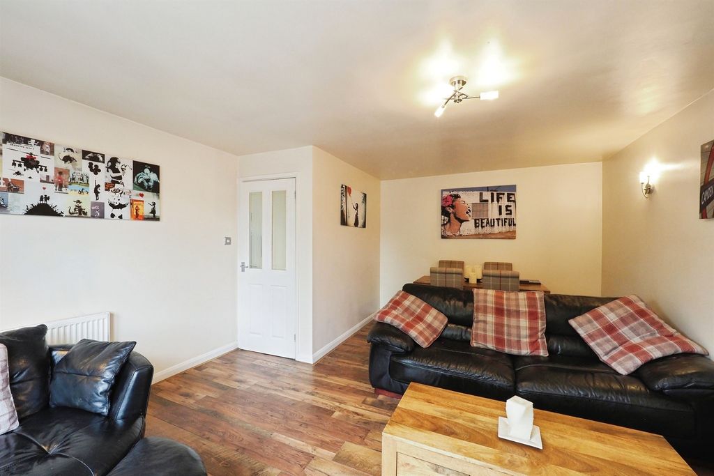 Property photo 3 of 19
