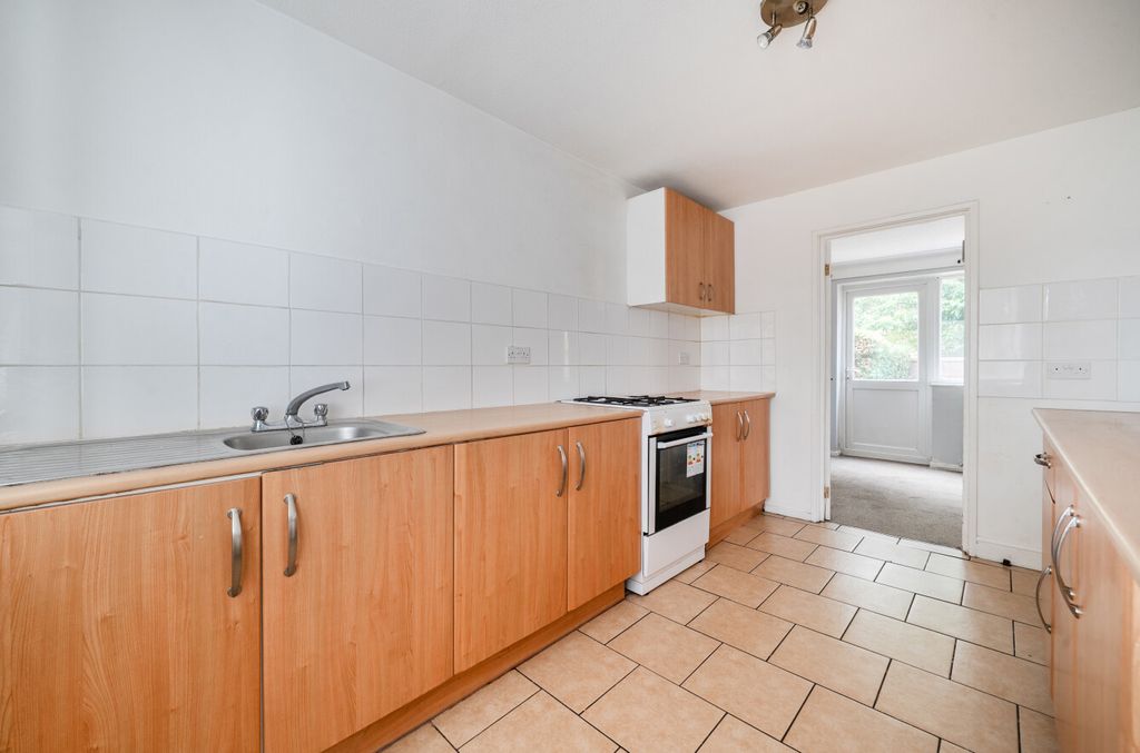 Property photo 2 of 14 1494400-7-6A575Ca...