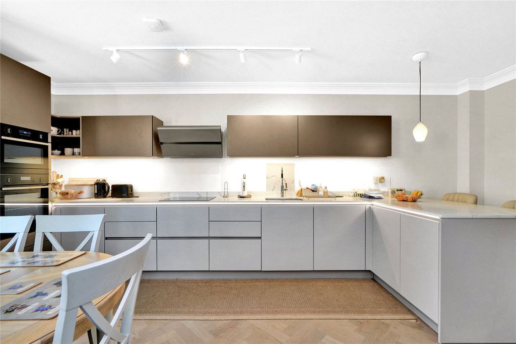 Property photo 3 of 13 Kitchen/Dining