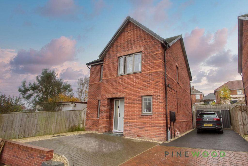 Property photo 1 of 24 Front (Exterior)