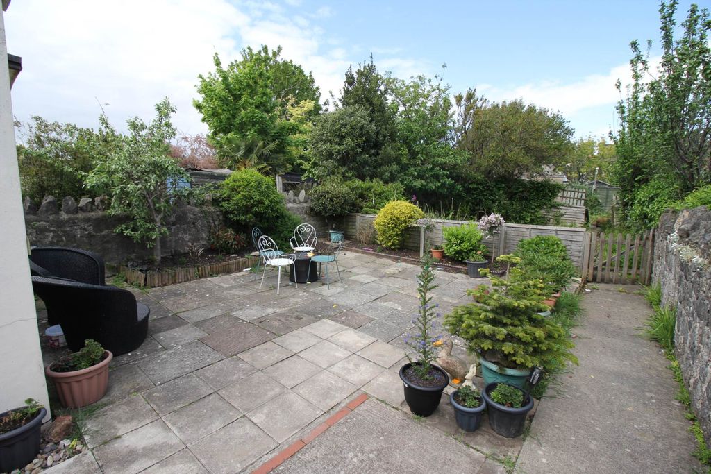 Property photo 2 of 12