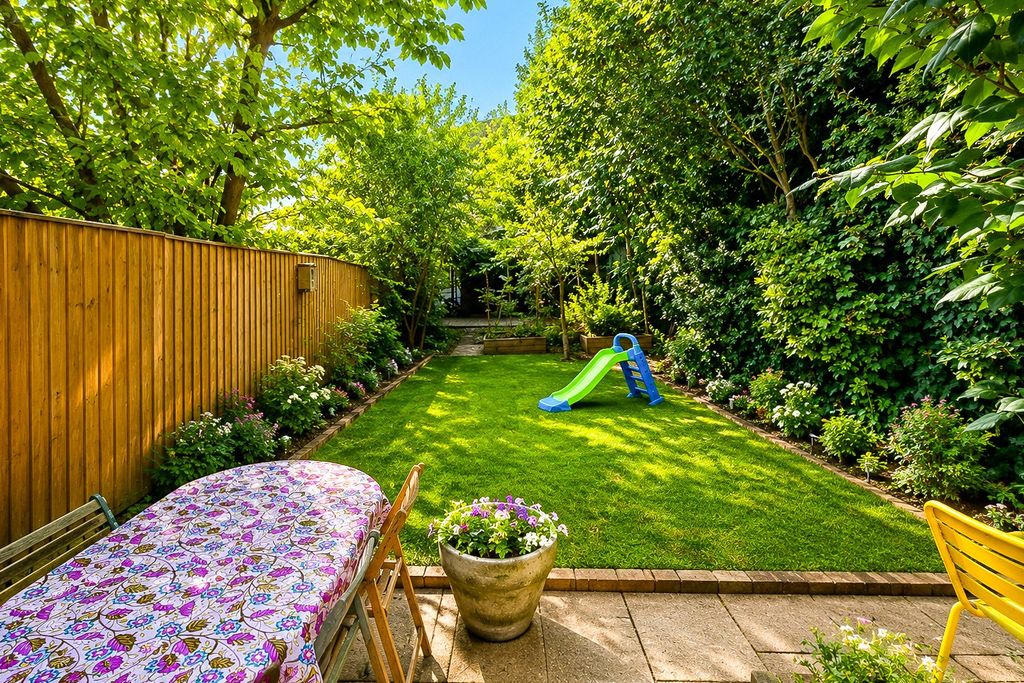 Property photo 2 of 13 Picture No. 25