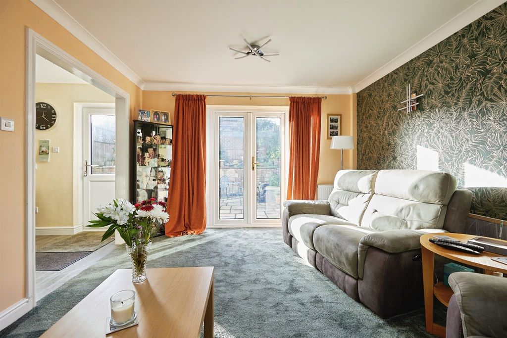 Property photo 3 of 18