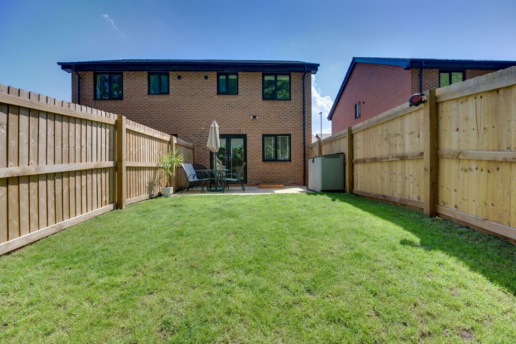 Property photo 2 of 24