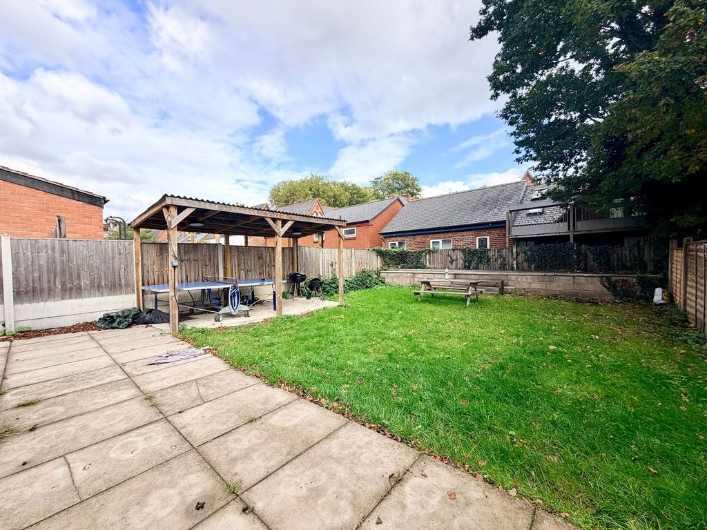 Property photo 3 of 33