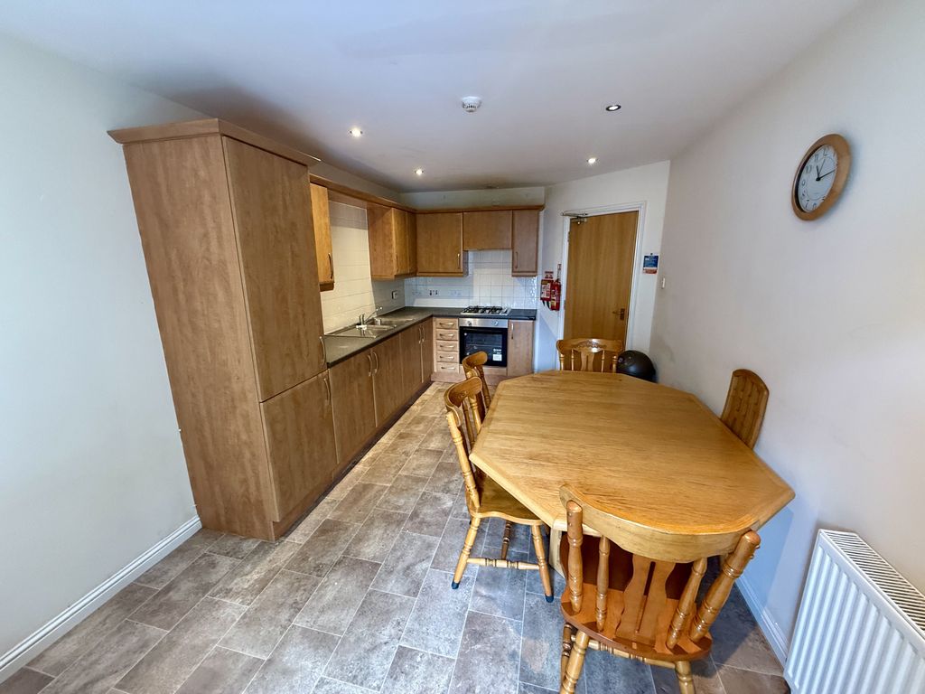 Property photo 1 of 18 Kitchen