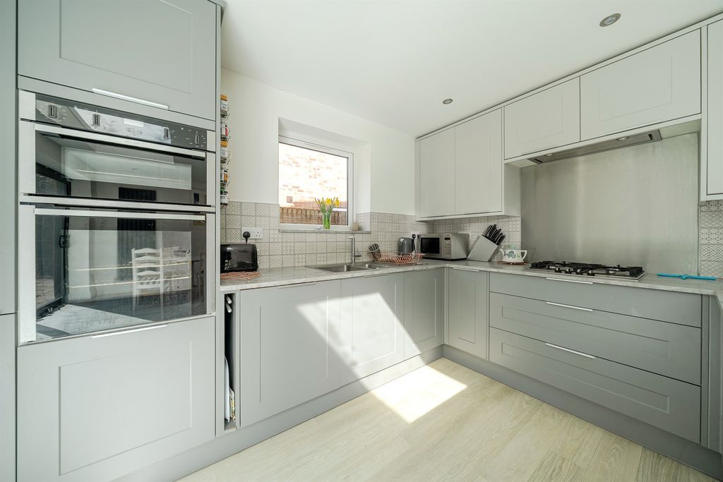 Property photo 3 of 30