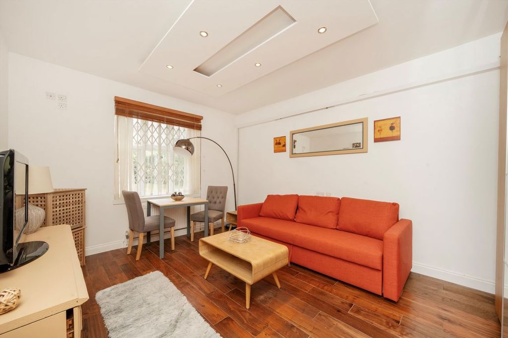 Property photo 2 of 5