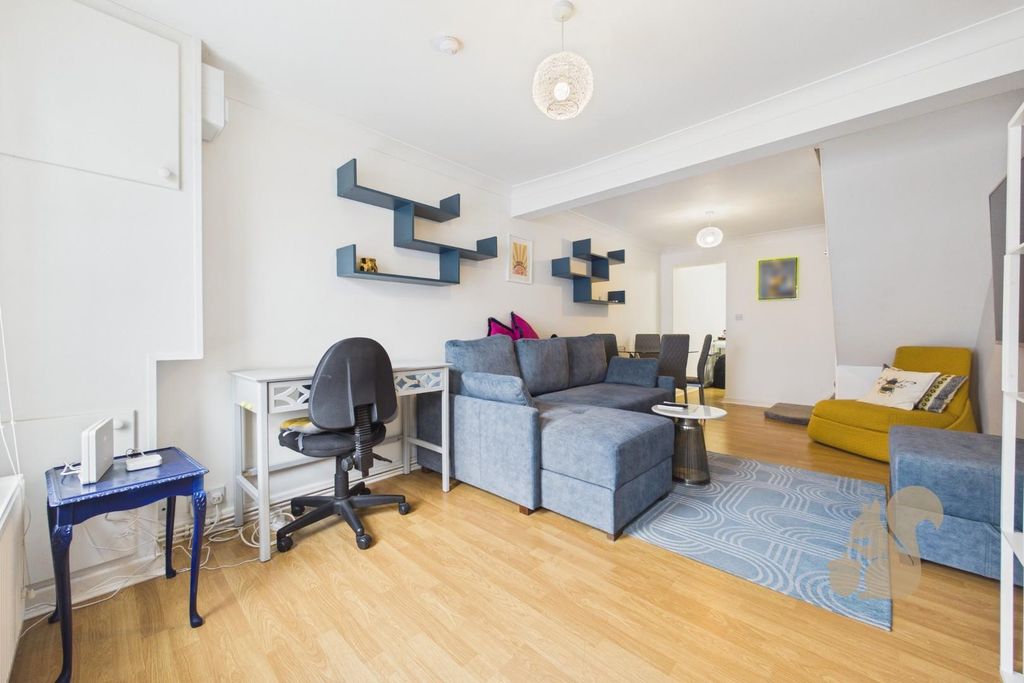 Property photo 2 of 11 Cam01254G0-Pr0433-Still001.Jpg