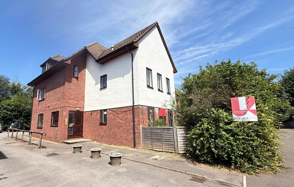 Property photo 1 of 3
