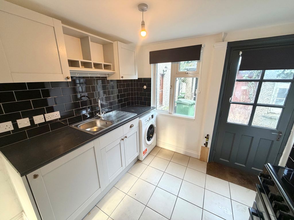 Property photo 3 of 8 Image