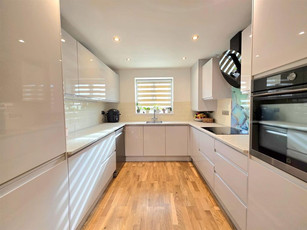 Property photo 2 of 23 Kitchen.Jpg