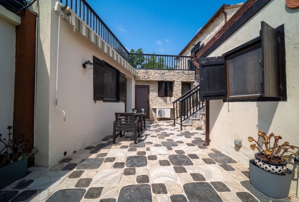 Property photo 1 of 35