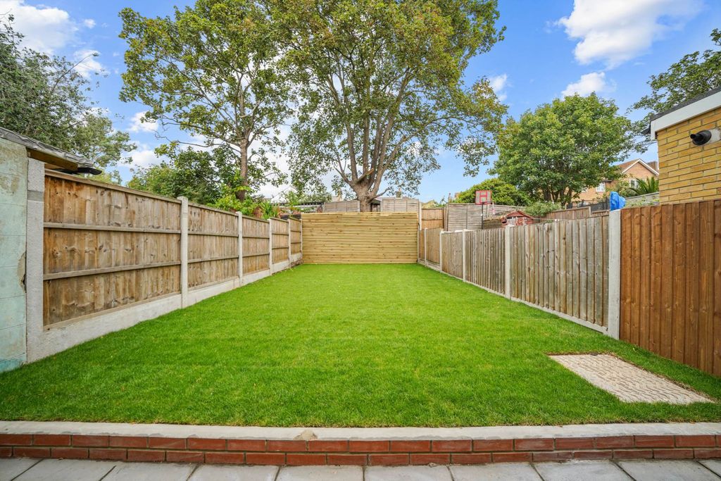 Property photo 3 of 27