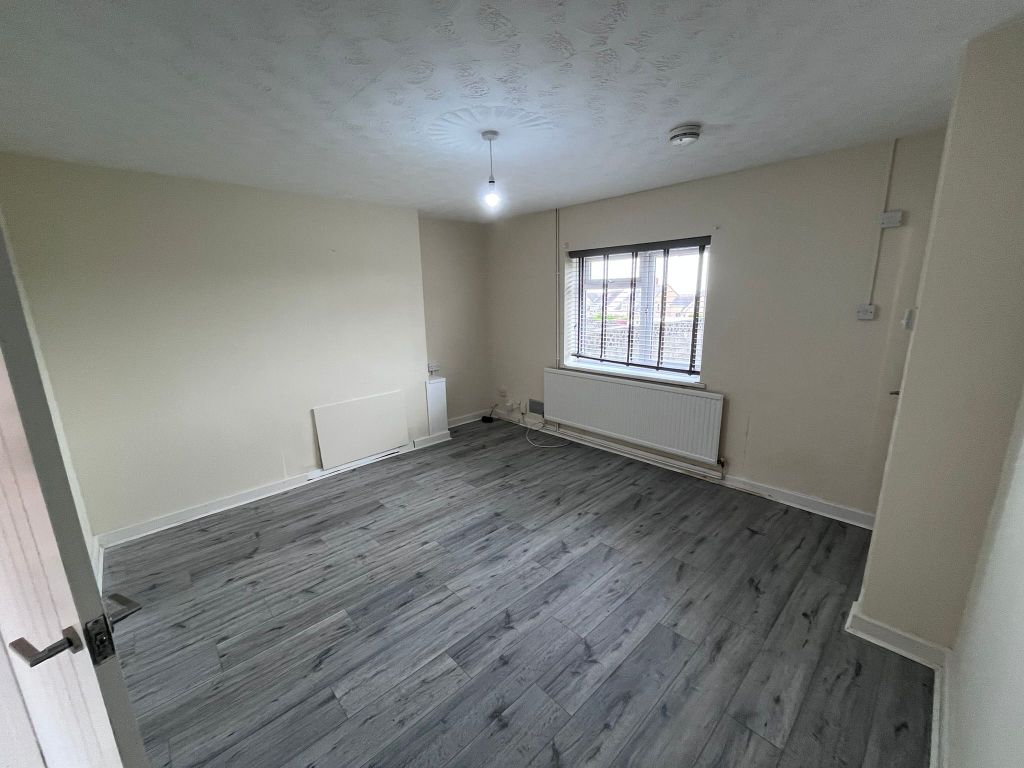 Property photo 2 of 12 Lounge