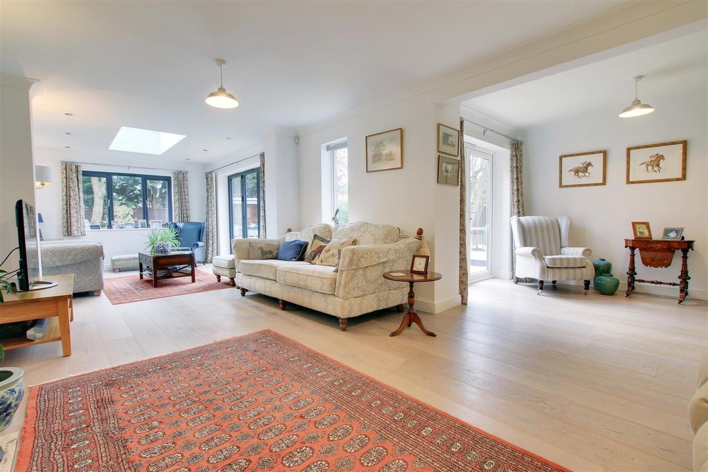 Property photo 3 of 16 Img_8590-Img_8592.Jpg