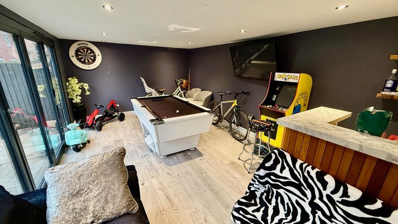 Property photo 3 of 20 Photo 14