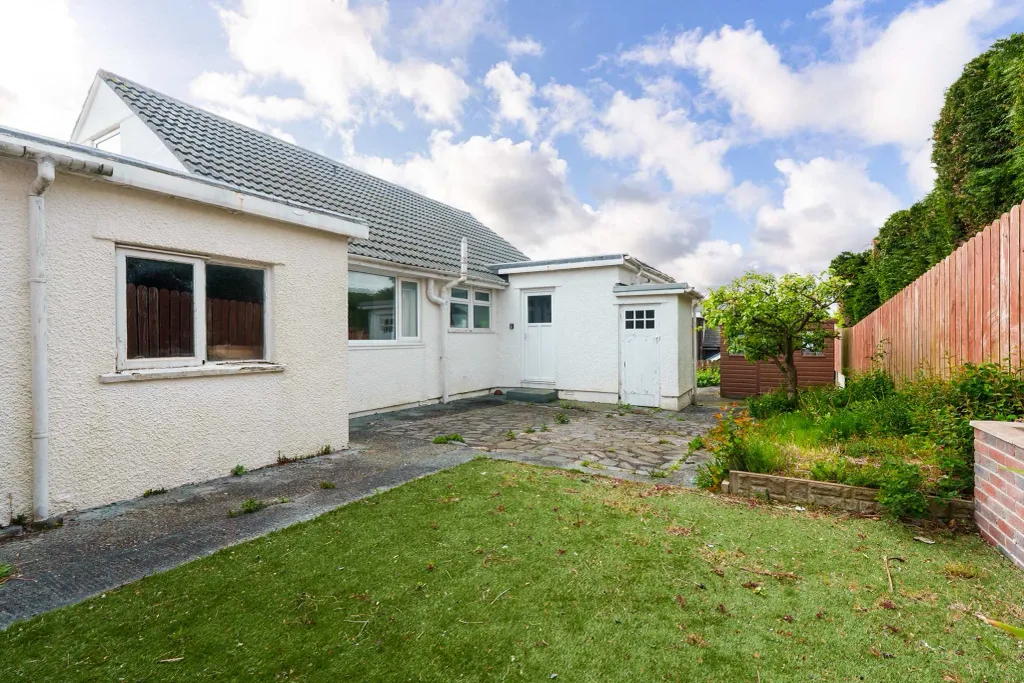 Property photo 3 of 23
