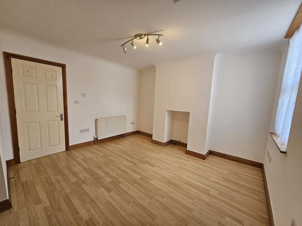 Property photo 2 of 5 Living Room