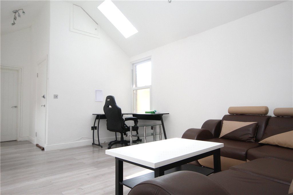 Property photo 2 of 6 Reception