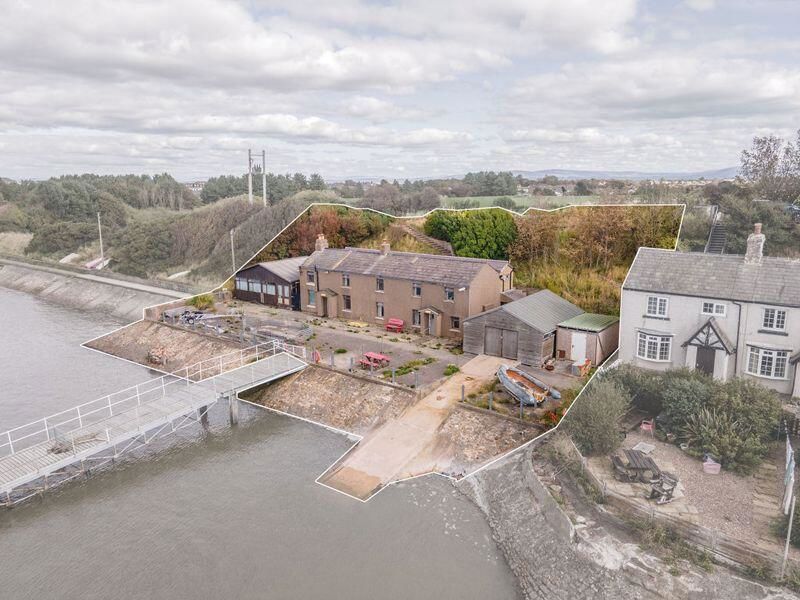 Property photo 2 of 41