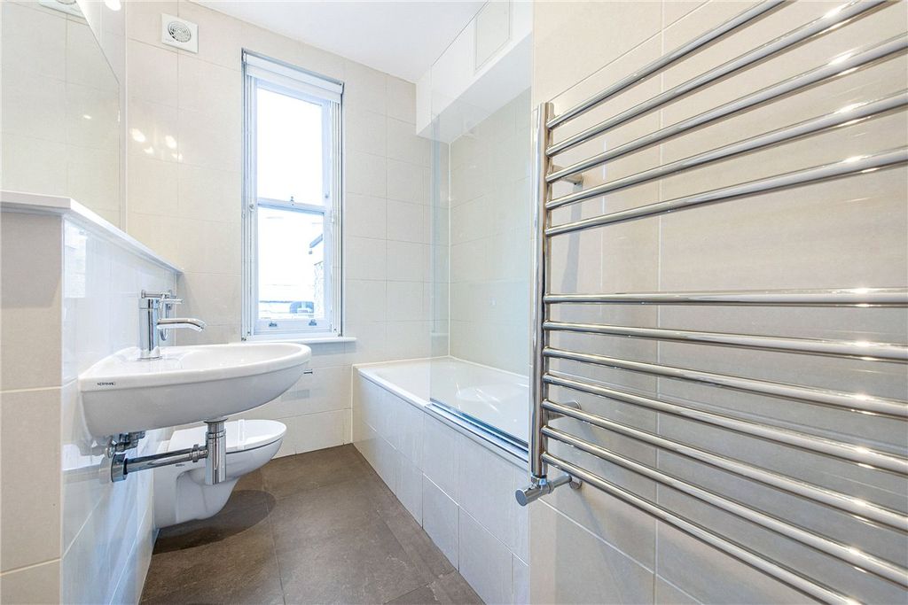 Property photo 3 of 16 Picture No. 23