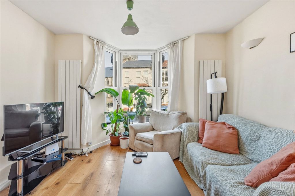 Property photo 2 of 12 Picture No. 15