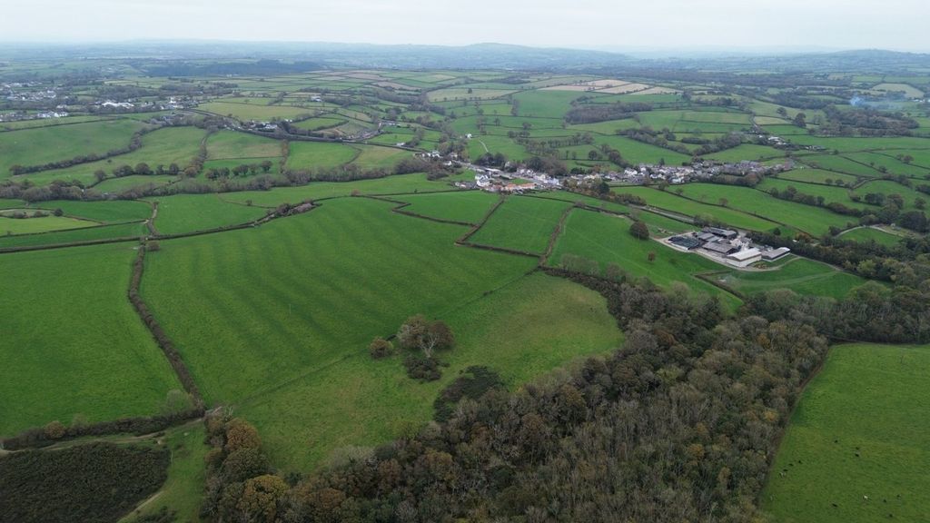 Property photo 3 of 13