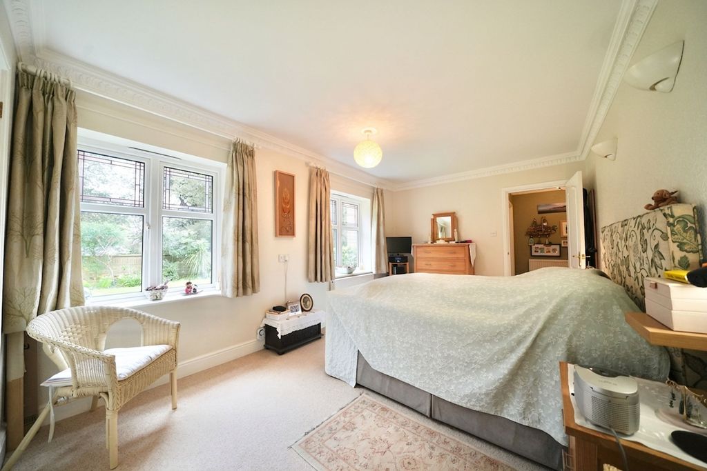 Additional image 12 of 2 bed flat for saleSutherland Court Gardens, Cromer NR27