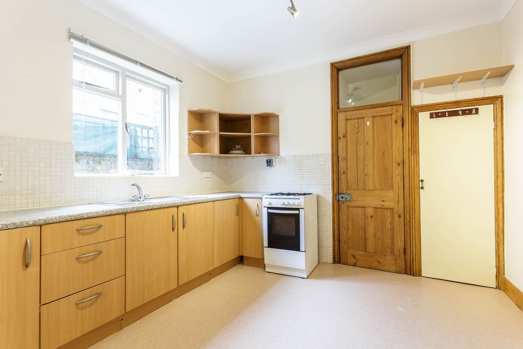 Property photo 1 of 8 Kitchen
