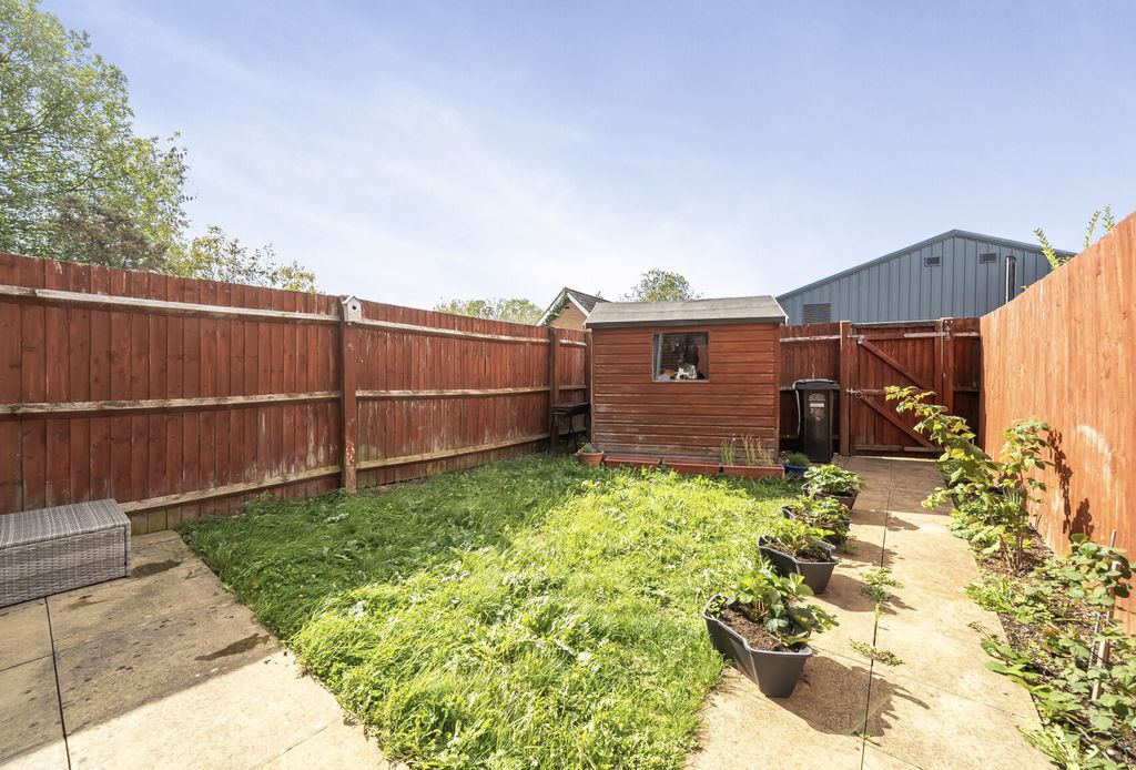 Property photo 3 of 15 Garden