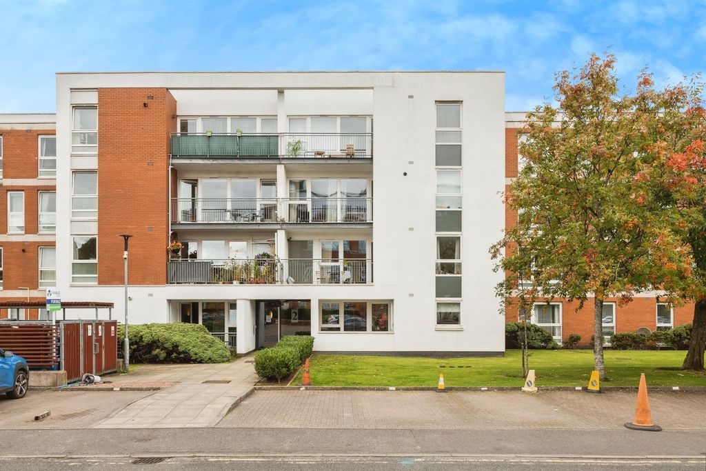 Property photo 1 of 17