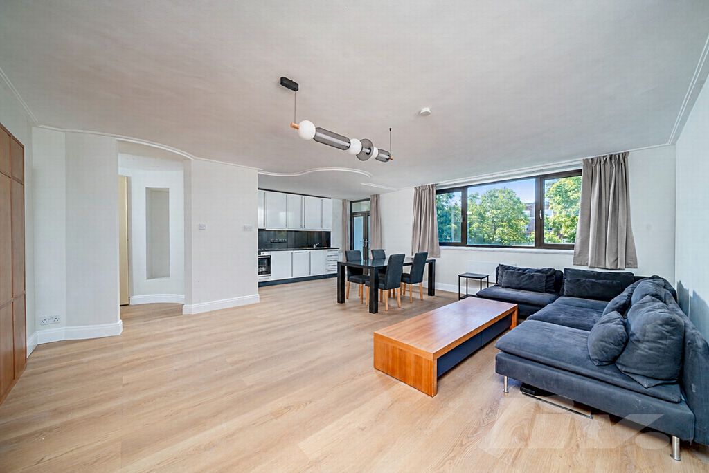 Property photo 1 of 18 Photo 6