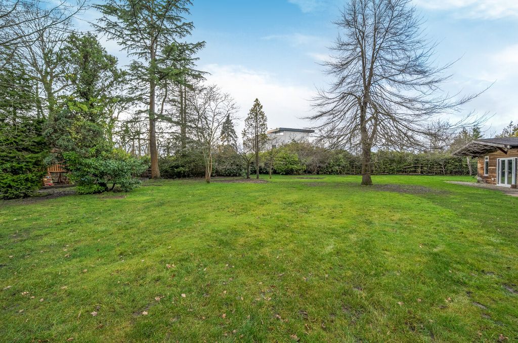 Property photo 3 of 36 1405136-53-698Cf9...