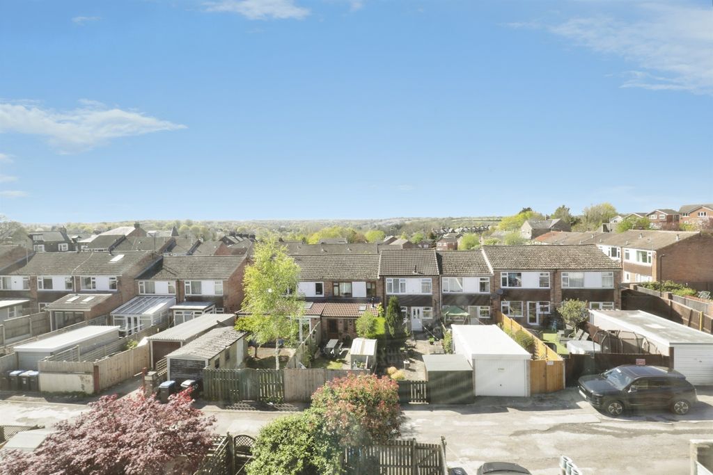 Property photo 2 of 21