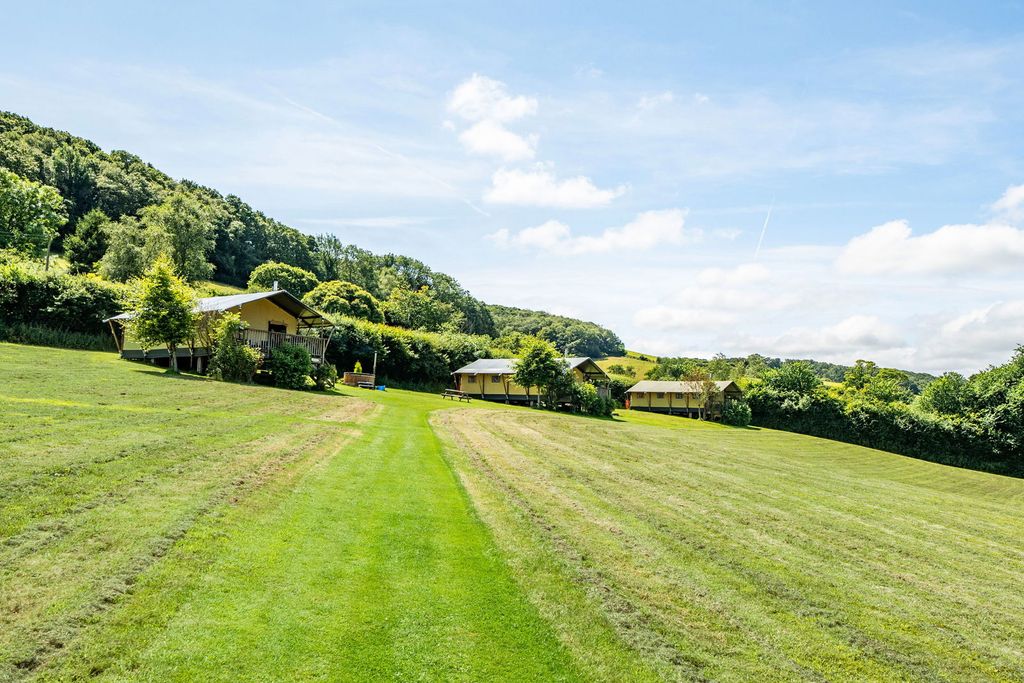 Property photo 2 of 23