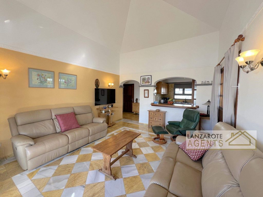 Property photo 3 of 23